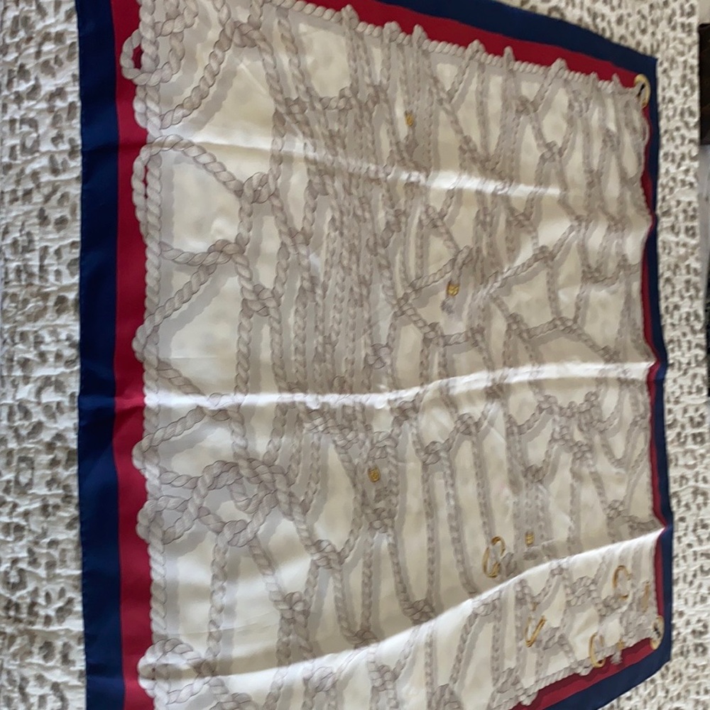 100% authentic classic gucci scarf